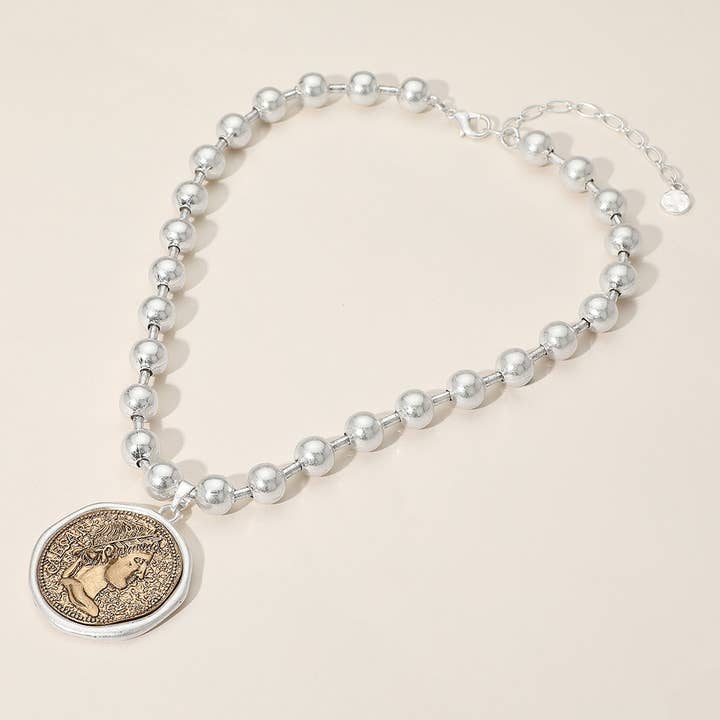 Sensibling Corp. - Vendita all'ingrosso Collana con ciondolo/pendaglio - Collana con ciondolo medaglia cesare romana in metallo consumato con perline5