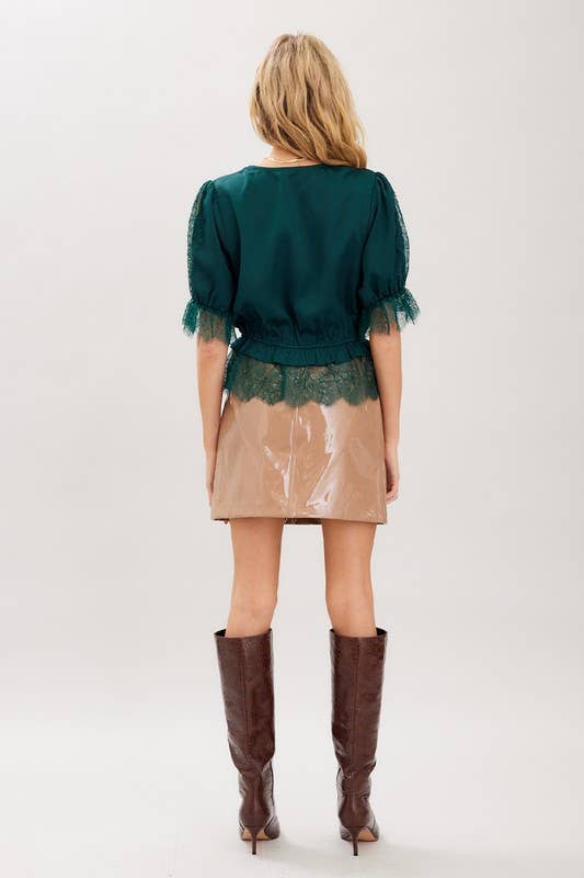 Moka Top en satin avec bordure en dentelle en vente sur Faire6