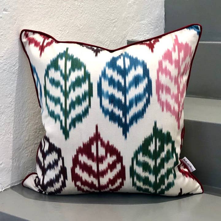 Cojín Ikat de seda Four Seasons | Almohada Ikat de seda Four Se para venta al por mayor de Mila∞Miro by Emelie