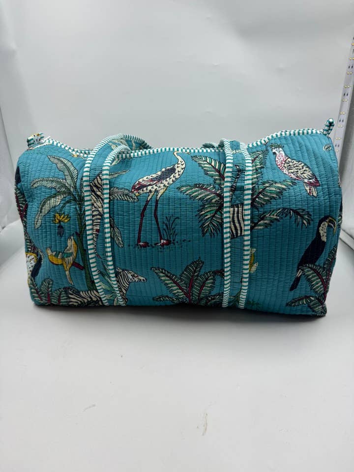 Bolso de viaje boho safari acolchado Kantha 100% algodón (con cremallera) para venta al por mayor de Funky Yak Ltd