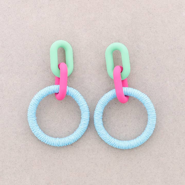 Sonata - Wholesale Hangende/ronde oorbellen - Elabones gekleurde oorbellen van raffia-hars5