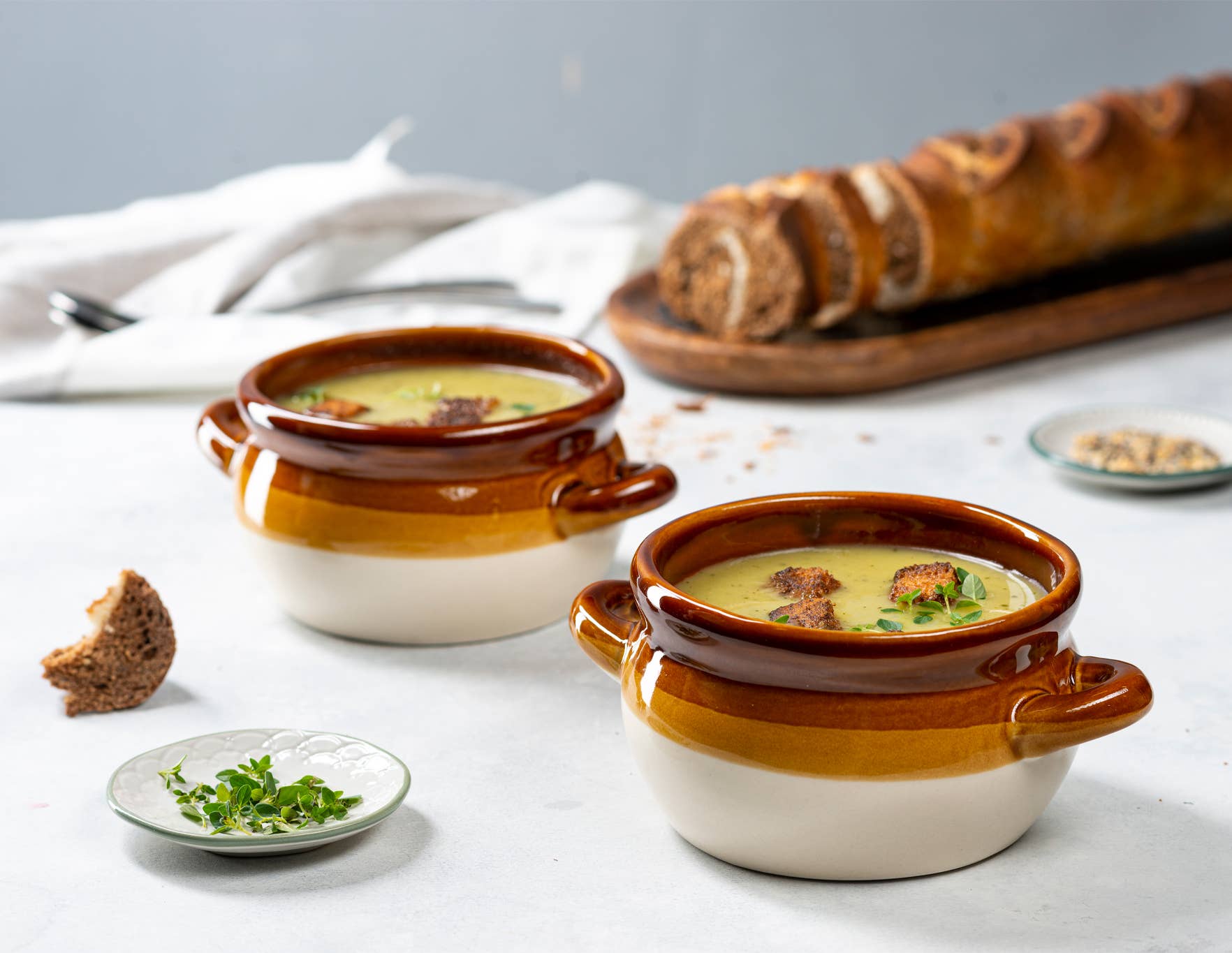 Kook - Wholesale Serve Bowl - Kook Puebla Ceramic French Onion Soup Crocks, Set of 4,18 oz1