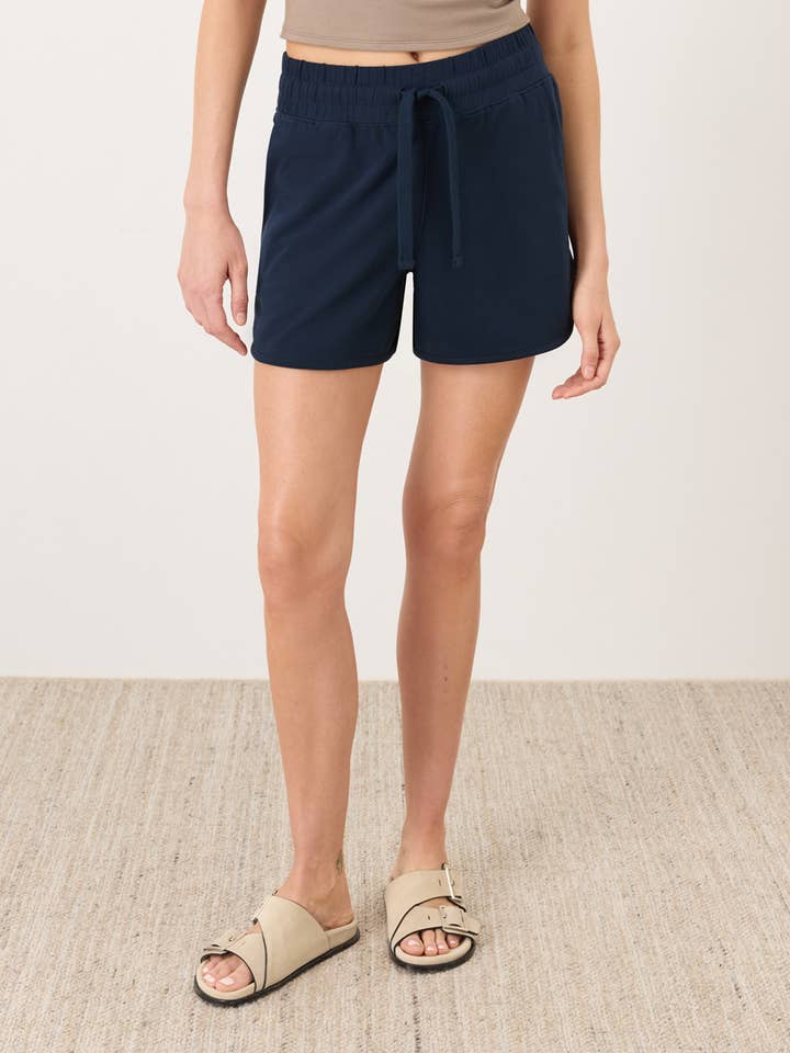 Short à ourlet incurvé CloudKnit pour femmes pour la vente par Pact