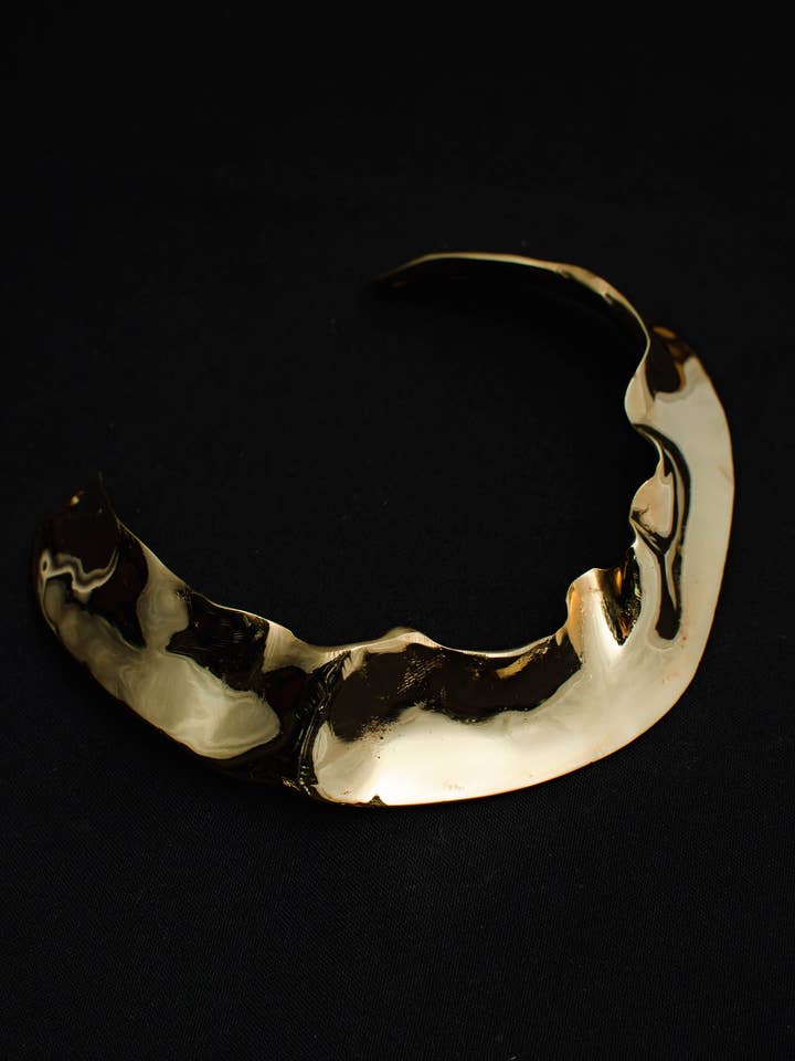 TOUR DE COU HUE pour la vente par MUSSO STUDIO