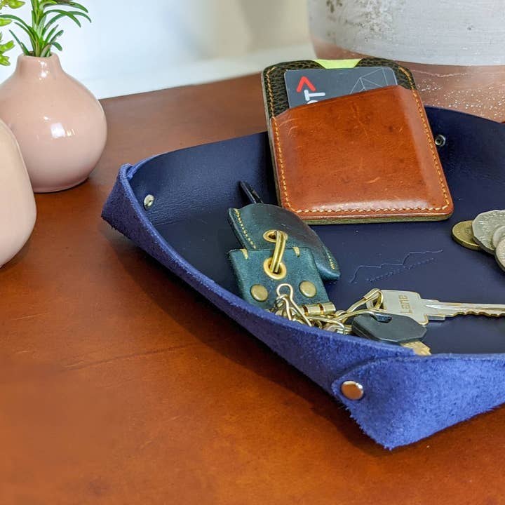 Integral Leather – Großhandel Schreibtischablagen – Valet Tray aus Leder | Personalisierter Catchall | Schreibtisch-Organizer | DND Würfelschale |