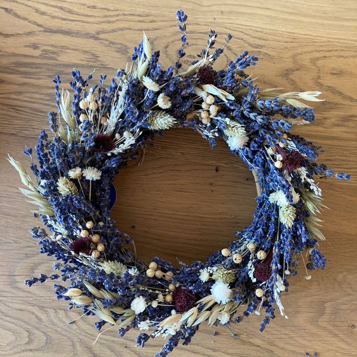 Château de la Gabelle - Wholesale Wreath - Lavender wreath and other dried flowers