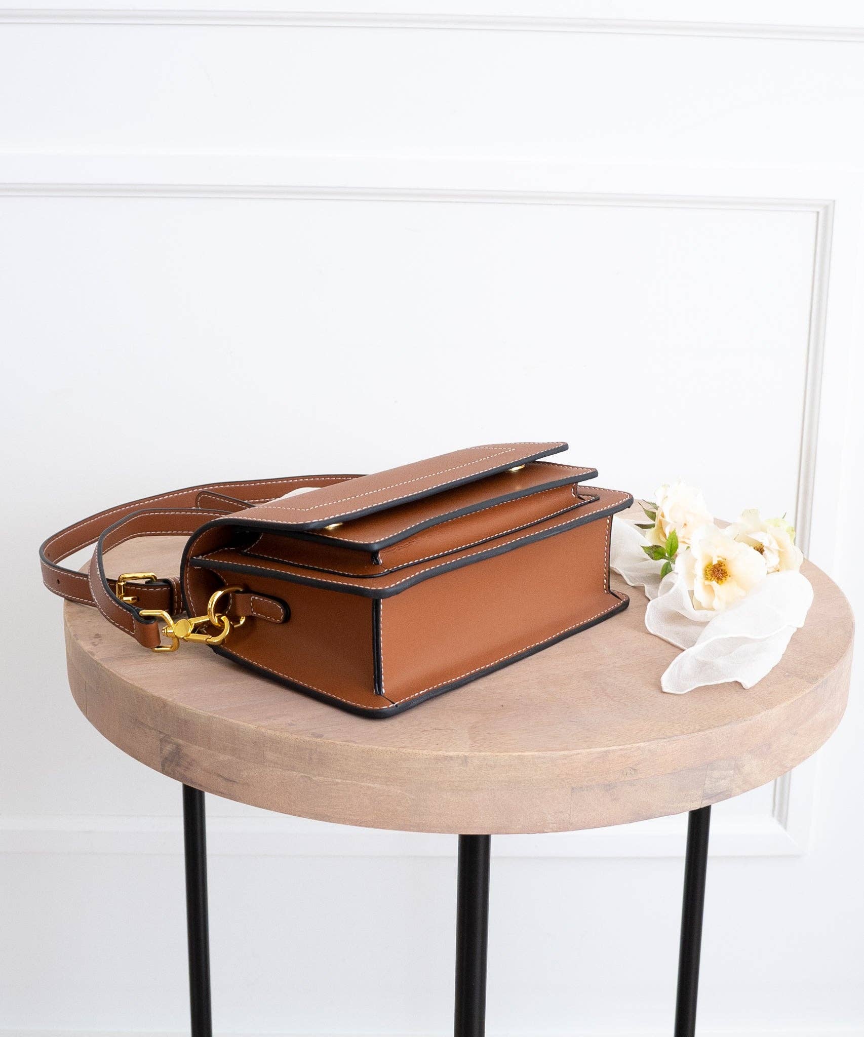 AALLYN – Großhandel Umhängetasche - Damen – Ingrid Umhängetasche - Leder7