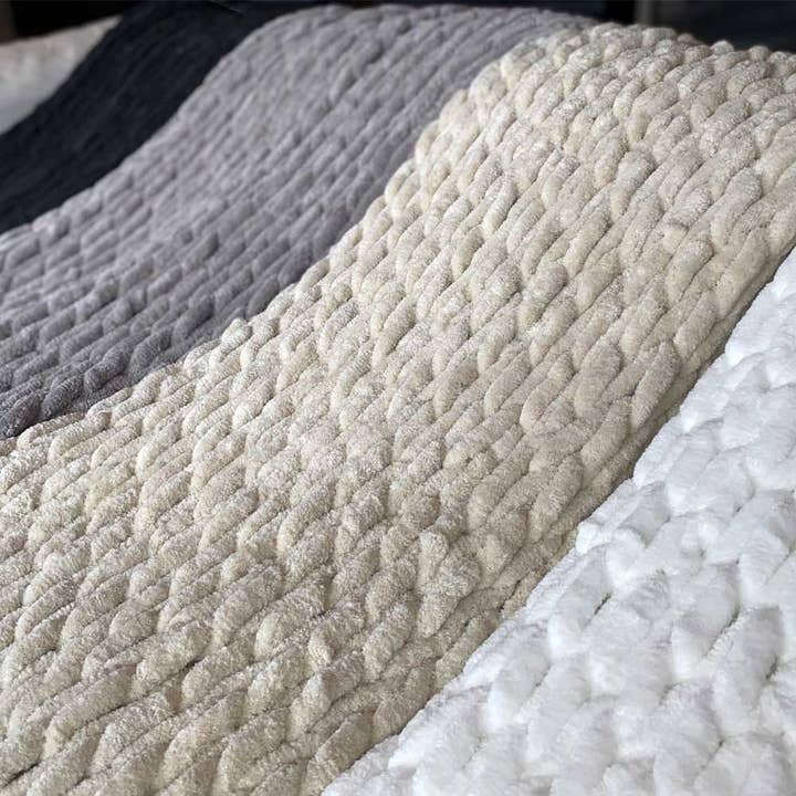 BIG LOViE - Wholesale Throw Blanket - Infinite Chunky Knit Blanket | Minky | Big