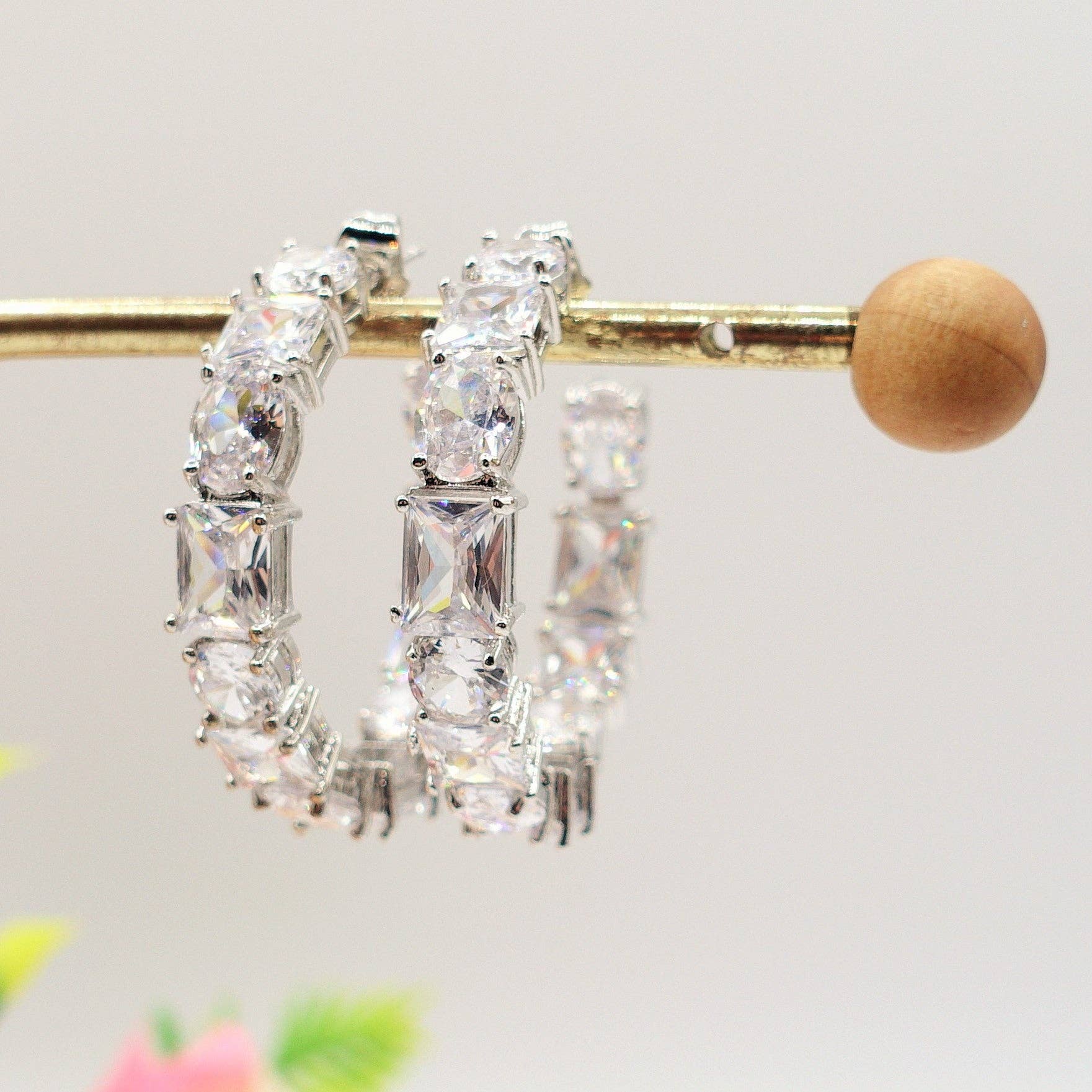 Daemon srls - Vendita all'ingrosso Orecchini a cerchio - CHARIS - Orecchini a cerchio con Cubic Zirconia di alta qualità0