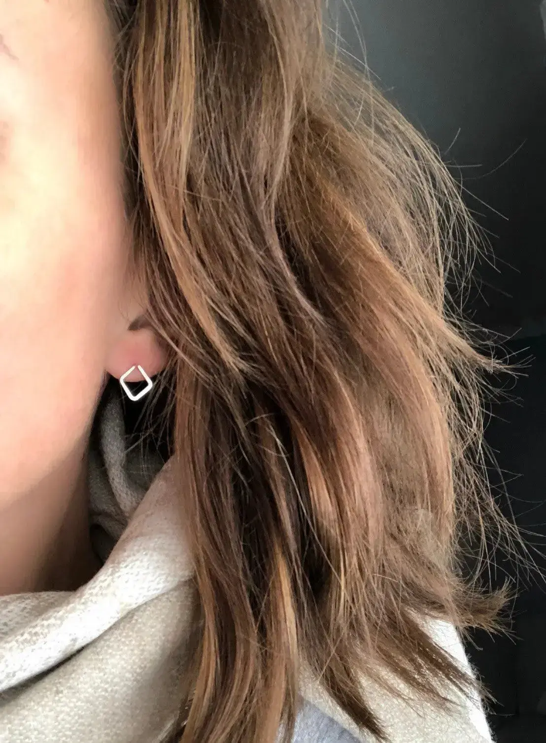 J. Mills Studio – wholesale Solitärörhängen – Smedda örhängen - Droppform, Cirkel, Diamant eller Hjärta5