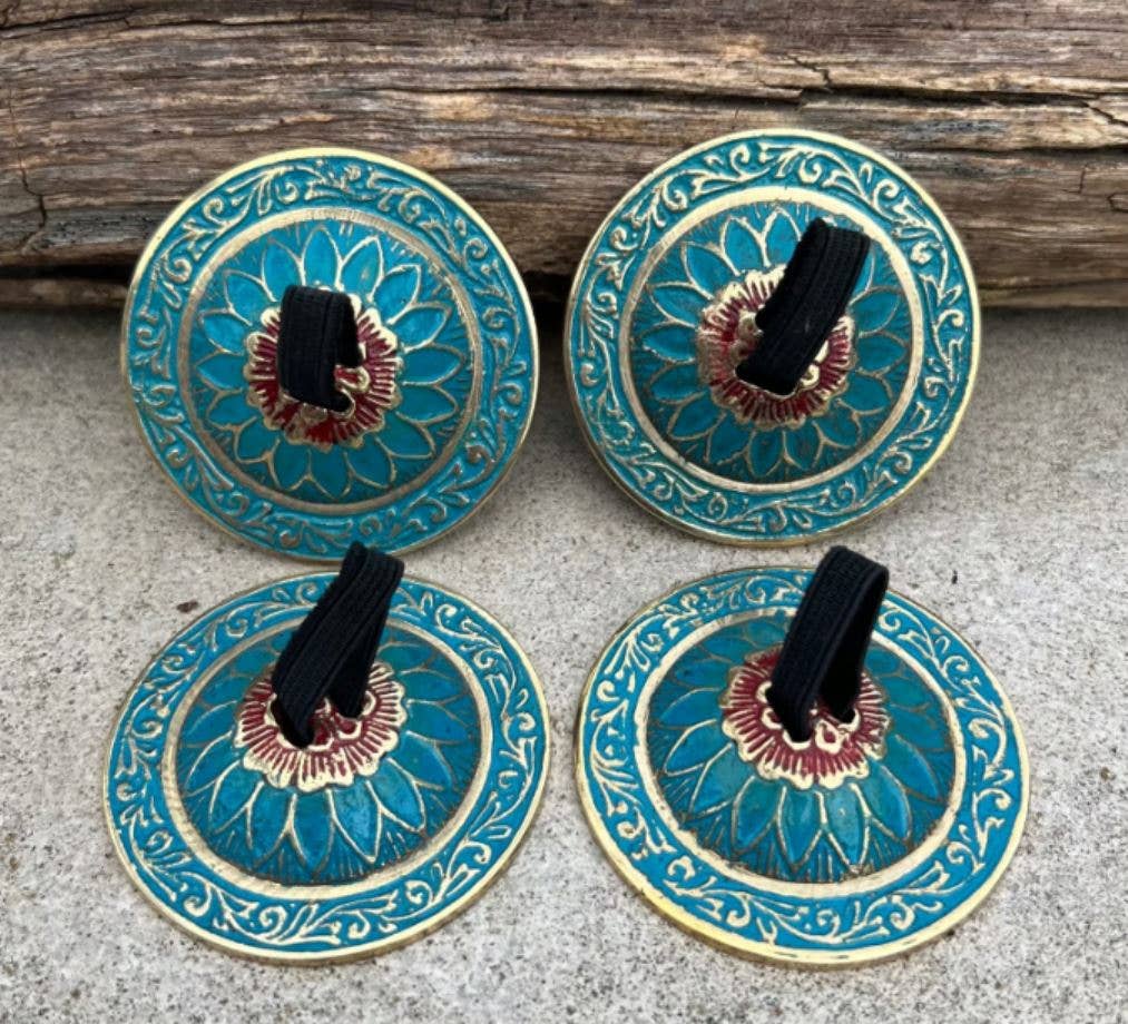 Lungta Imports - Vendita all'ingrosso Strumenti musicali - 2 paia di piatti da dito in ottone a forma di fiore di loto Zills per pancia