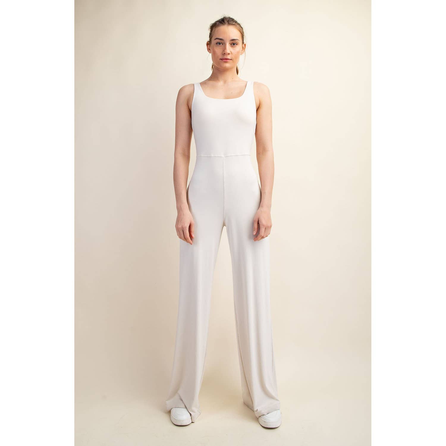 Rae Mode - Wholesale Jumpsuit - Dames - JUMPSUIT MET WIJDE PIJPEN VAN GERECYCLEDE BOTER26