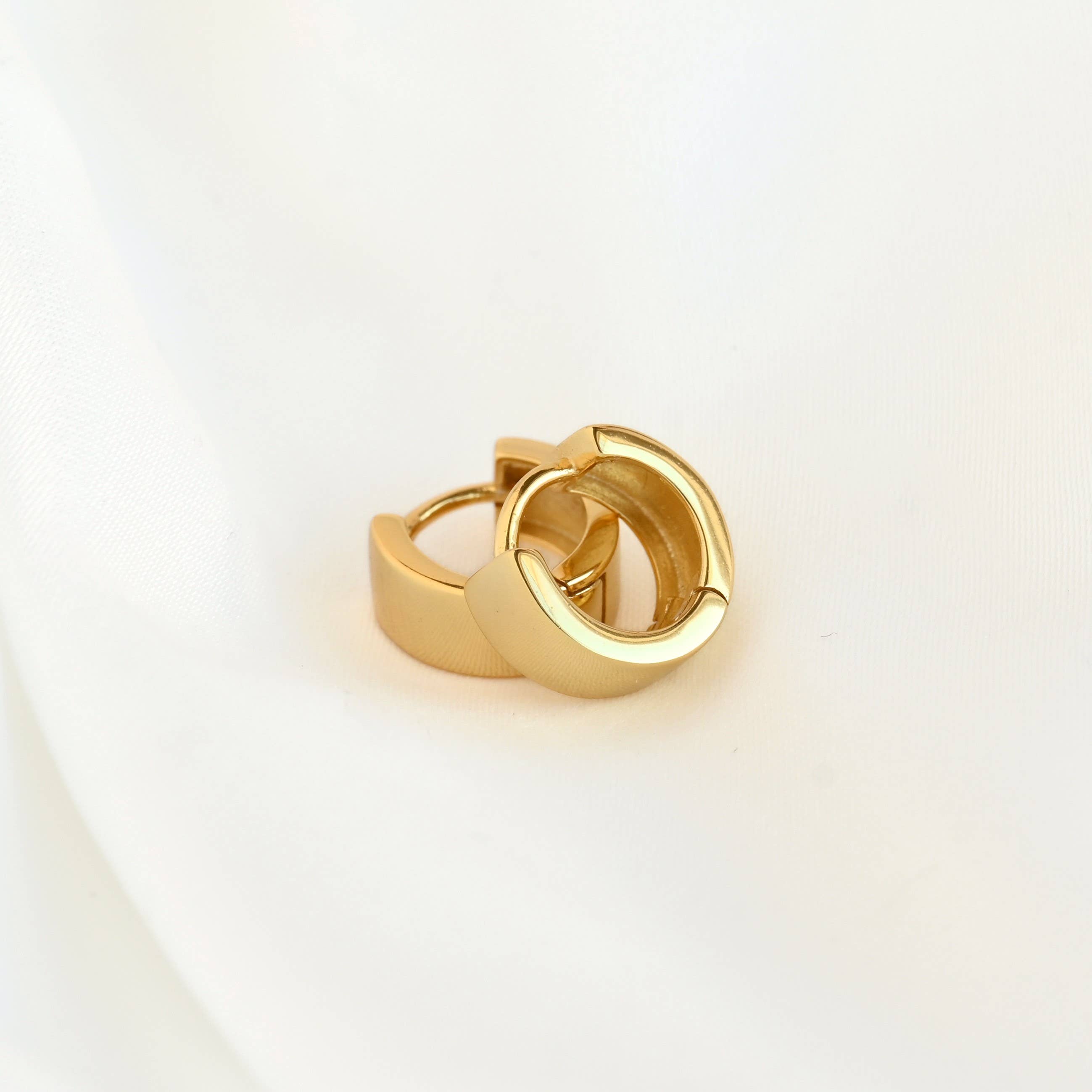 Blueyejewelry - Wholesale Huggie Earrings - Sterling Silver Bold Hoops - Silver Wide Small Huggie Hoops4