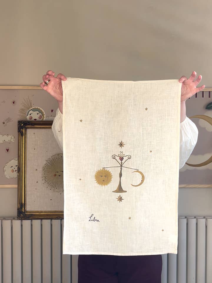 Torchon en lin "Balance" pour la vente par Queen of the Rodeo