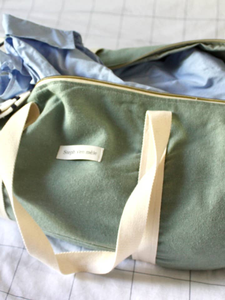 Reisetasche aus 100% französischem Leinen in Salbeifarbe für den Großhandel von Steph s'en mêle