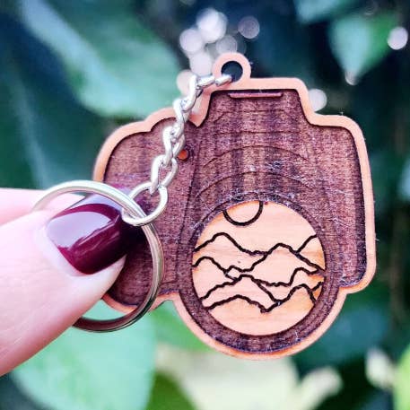 Porte-clés Appareil Photo, Porte-clés Photographe, Accessoires pour Appareil Photo pour la vente par The Dungeon Rose