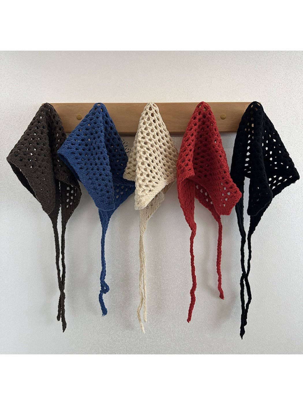 Funkyrel® Atzbranding Limited – Cachecol - Mulher por atacado – Scarvii - Lenço Triangular Vintage em Malha com Padrão de Aberto6