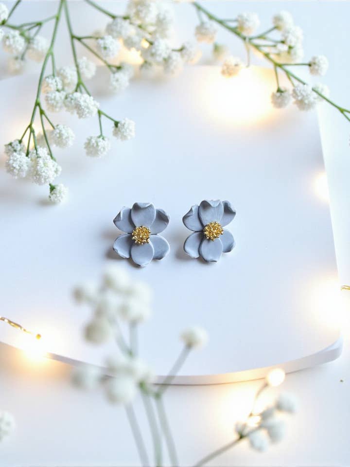 Boucles d'oreilles Époque Florale pour la vente par Clay Dazing