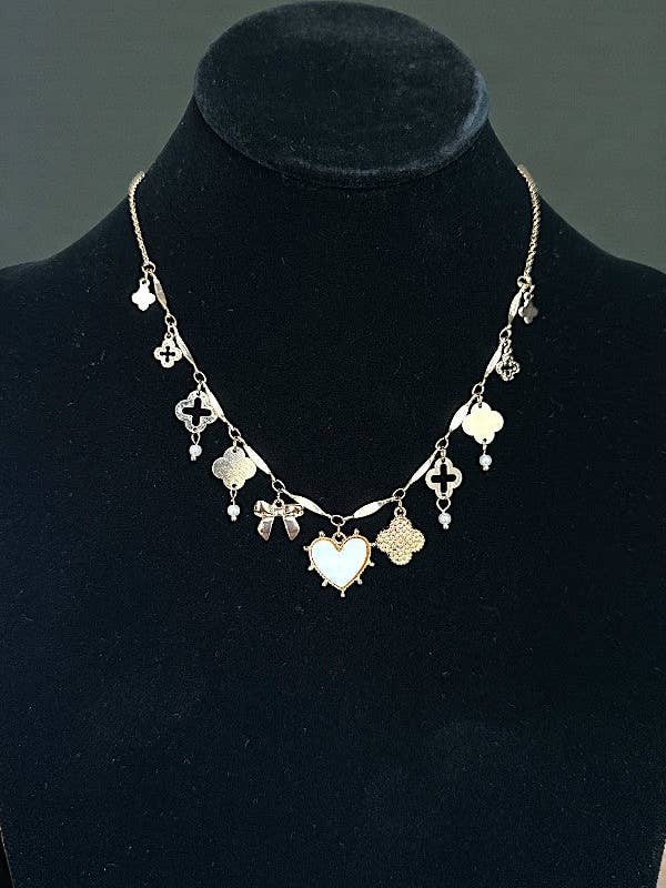 HART VAN PARELMOED MULTI-BEDENKELKETTING voor wholesale door Andrea Bijoux