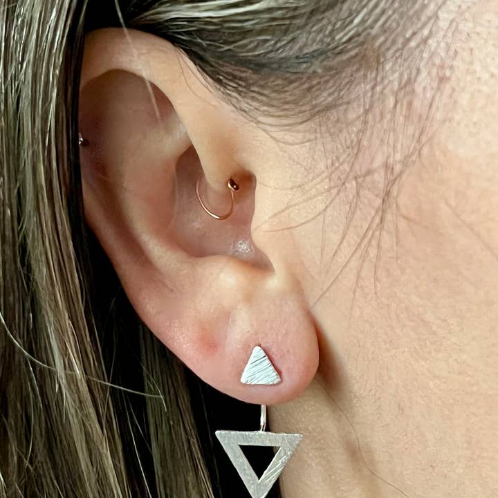 Peekaboo Ohrjacke im Dreiecksdesign aus Sterlingsilber für den Großhandel von Baizaar