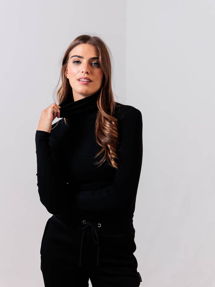 Ribbad Turtleneck - Svart för wholesale av Après Actif