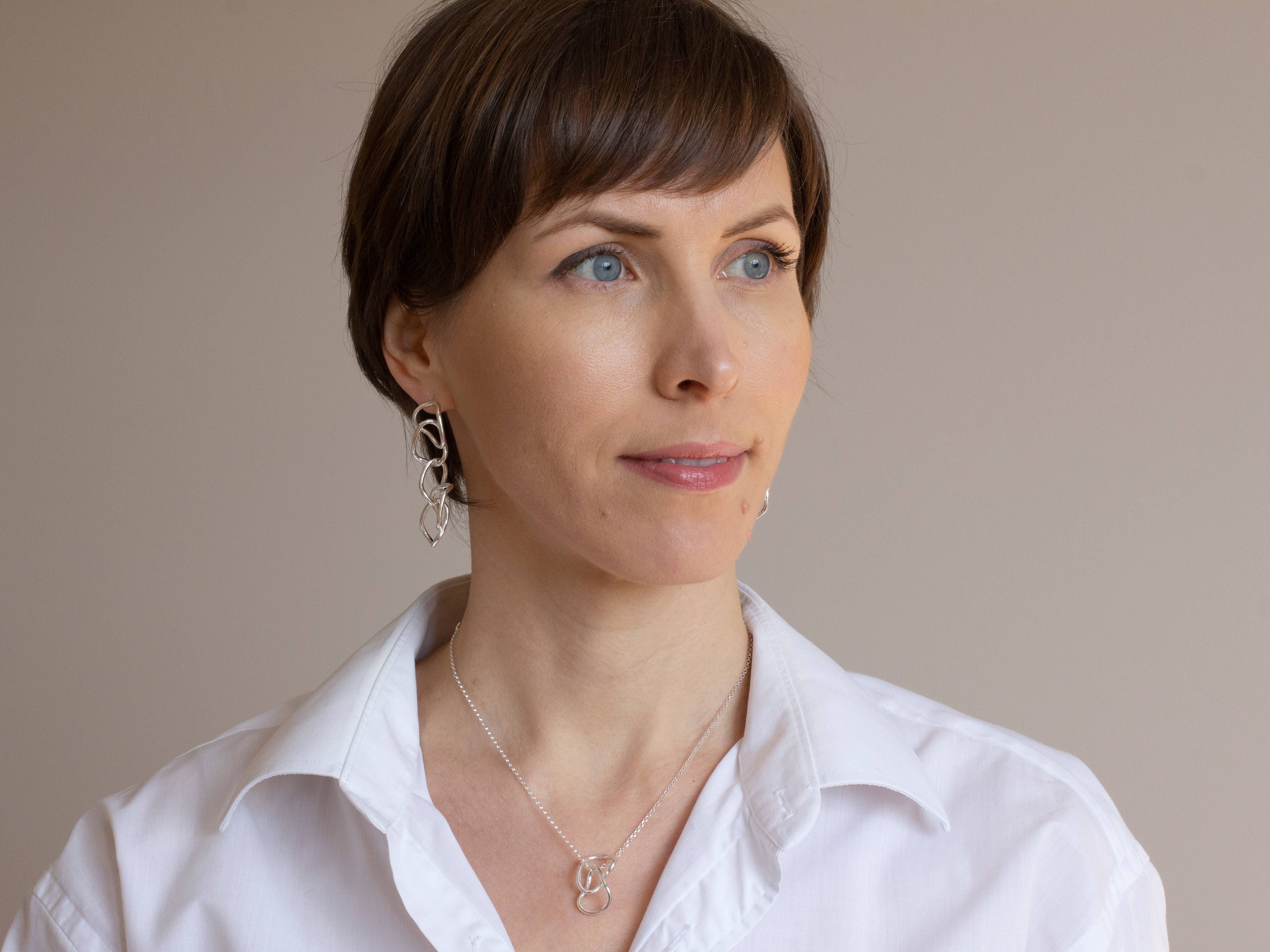 Elina Briede Jewelry - Wholesale Pendant/Charm Necklace - Simple interlinked necklace5