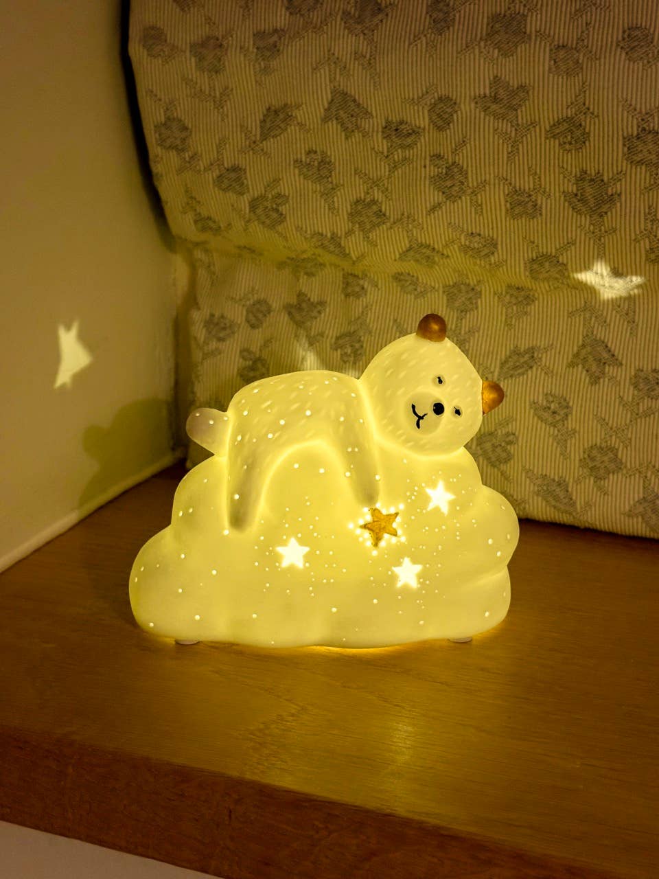 L. GLOW Home – Großhandel Nachtlicht – Kinder & Baby – Kleine LED-Tischlampe aus Porzellan im Sleepy Teddy-Design
