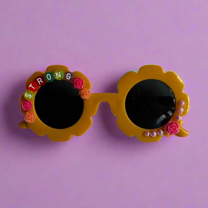 Lunettes de soleil jaunes Strong pour enfants pour la vente par Las Ofrendas