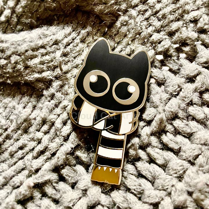 Cloud Cat Arts - Wholesale Lapel Pin/Button - White Scarf Kitty ( Black Cat ) - Hard Enamel Pin1