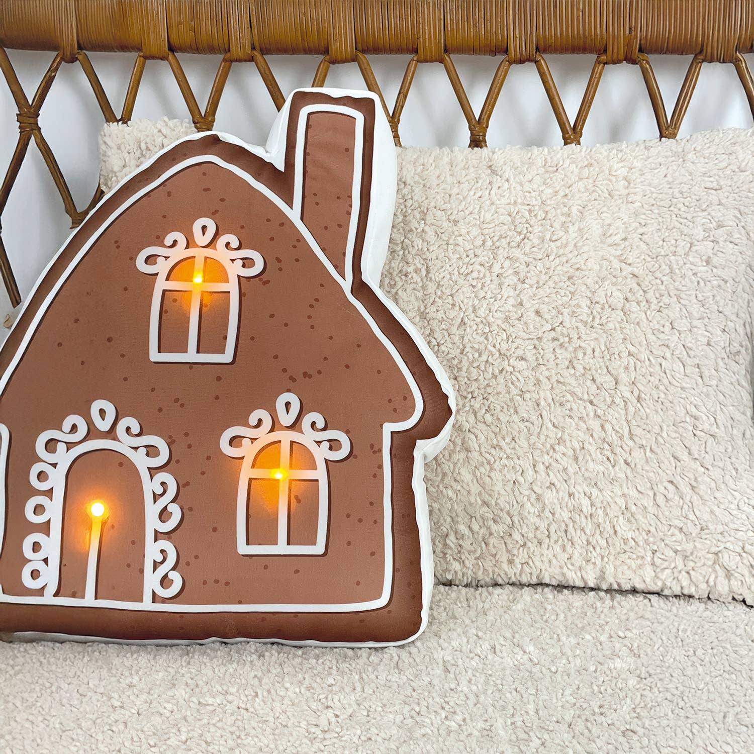 Opjet Paris - Wholesale Throw/Decorative Pillow - Brown LED home cushion 40x36cm2