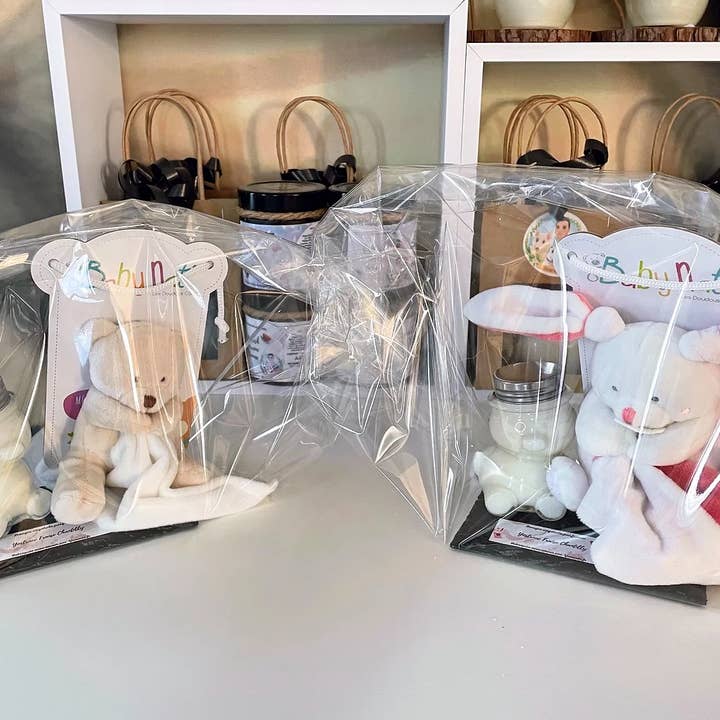 YoStraw Strawberry Chantilly scented candle with comforter for wholesale by Yonunki