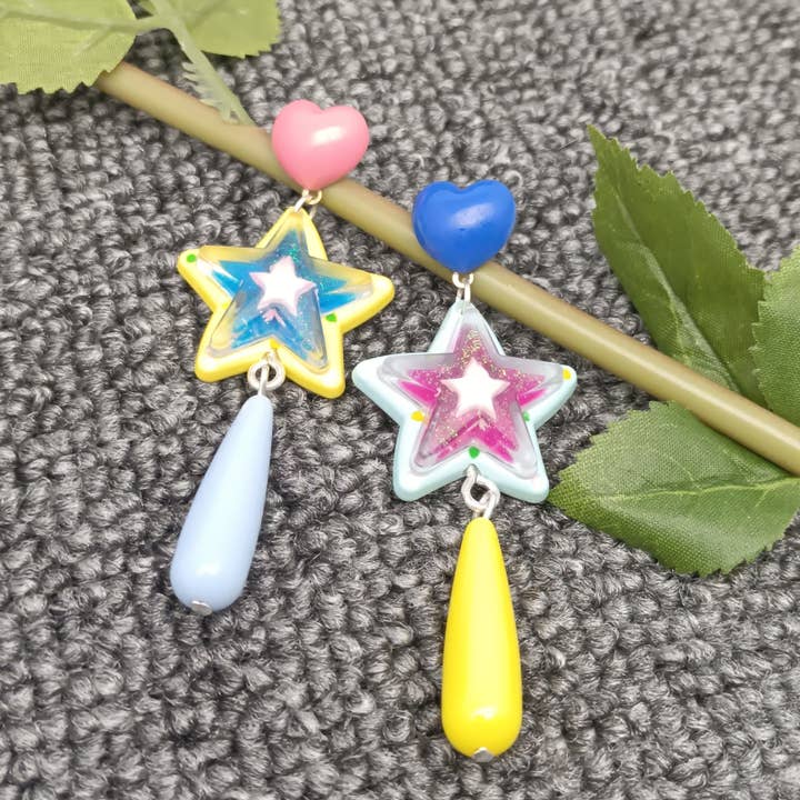 Mio Queena - Wholesale Dangle Earrings - YK - Dopamine Colored Star Charm Post Earrings