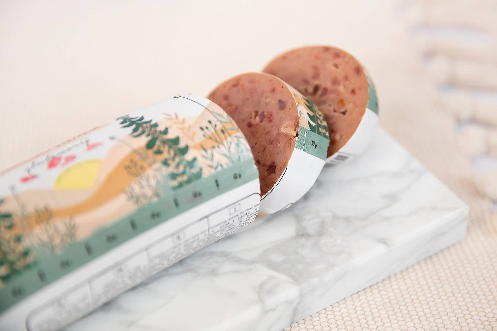 Kivo Petfood - Vente Nourriture – chien - Saucisse cuite à la vapeur poulet et saumon, sans gluten, stable à température ambiante4