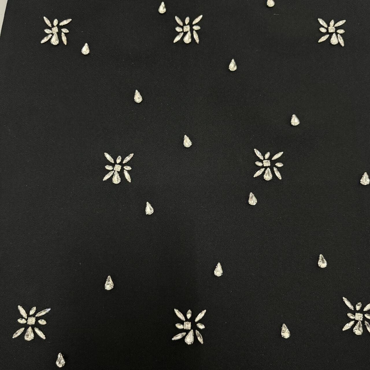 Productseeker – Vestido comprido - Mulher por atacado – DR829 Vestido de Outono com Ombros Descobertos e Laço de Strass12