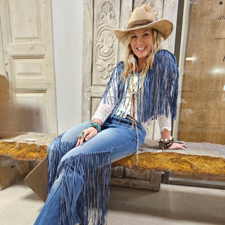 Col clouté en denim pour la vente par A Rare Bird Shop