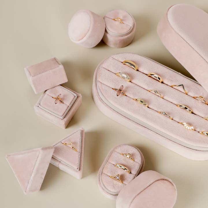 JaxKelly - Wholesale Jewelry Box/Organizer - Velvet Jewelry Box - Square - Cream