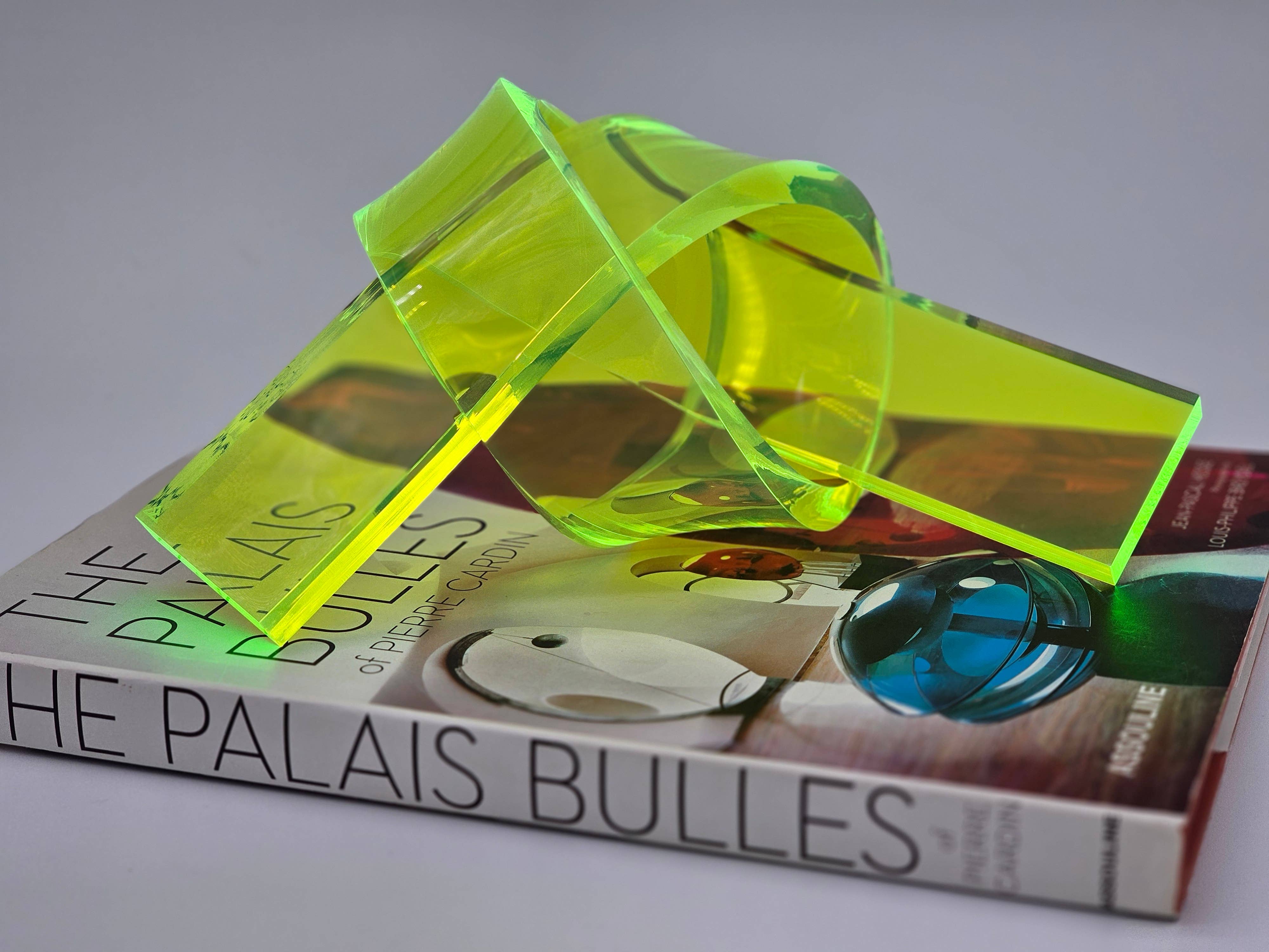 Somar Creations - Wholesale Decorative Tabletop Object - Acrylic Large Love Knot 11