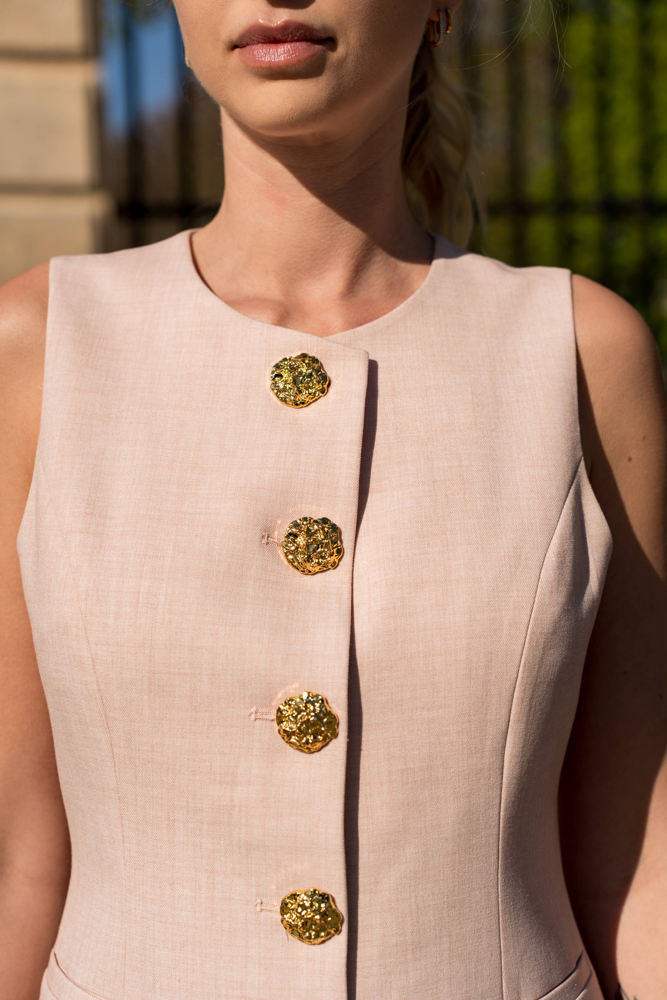 Attentif Paris - Wholesale Suit Vest - Women's - [Heather] Sleeveless vest round neckline gold buttons26