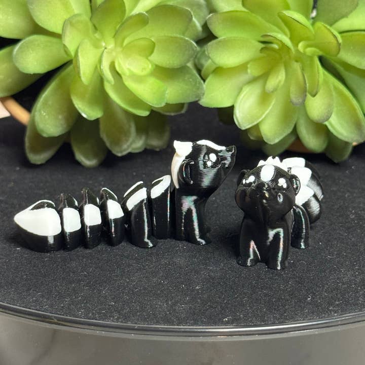 Skunk • Mini 3D Printed Articulated Animal • Flexi Animals for wholesale by Lorianne Kol