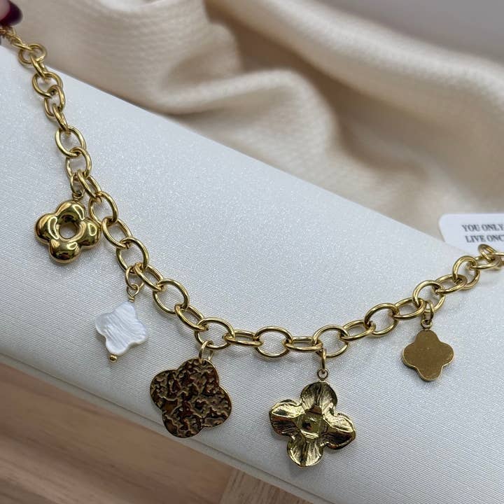 YOLA - Wholesale Charm/Dangle Bracelet - Clover Emblem Edelstahl Armband0