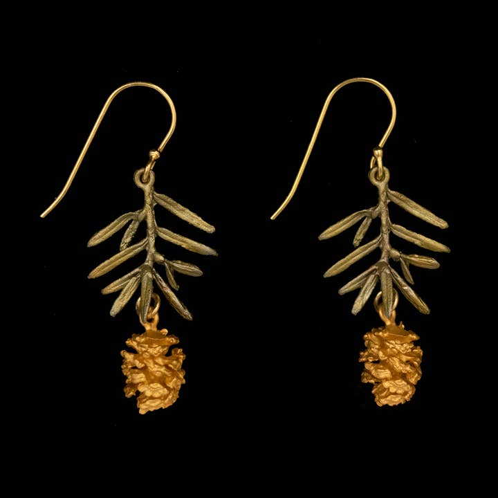 Boucles d'oreilles en fil d'aiguille de pin pour la vente par Michael Michaud