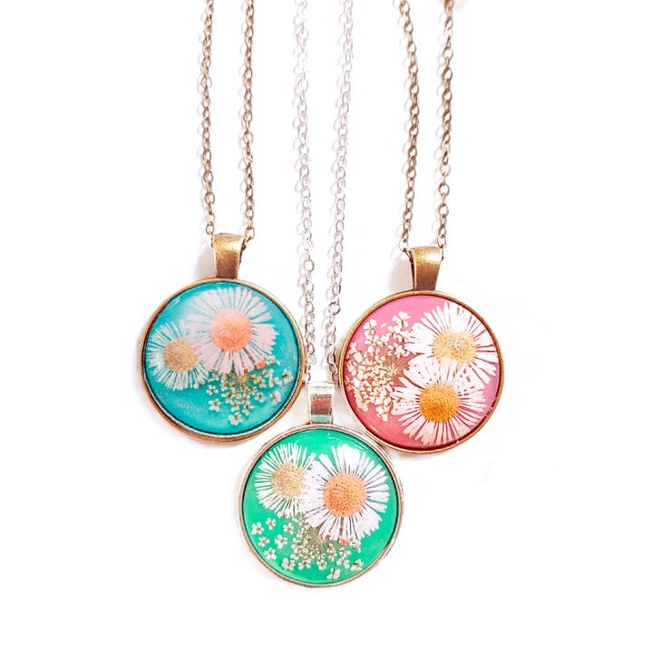 Songbird Artistry - Venta al por mayor Collares con colgantes/abalorios - Collares de flores secas reales