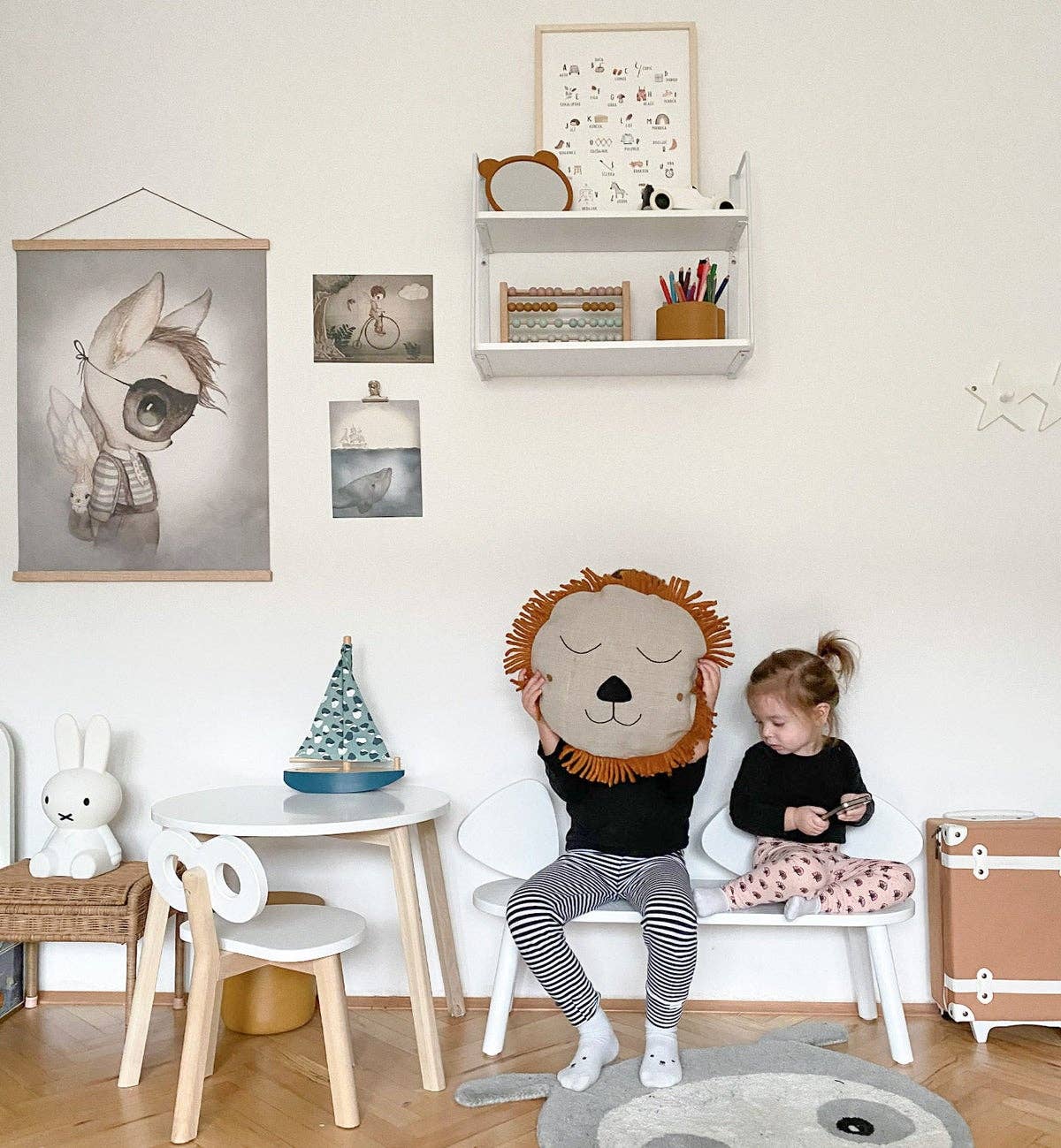 Little Otja - Wholesale Picture Frame - Magnetic Oak Poster Hanger, 50x706