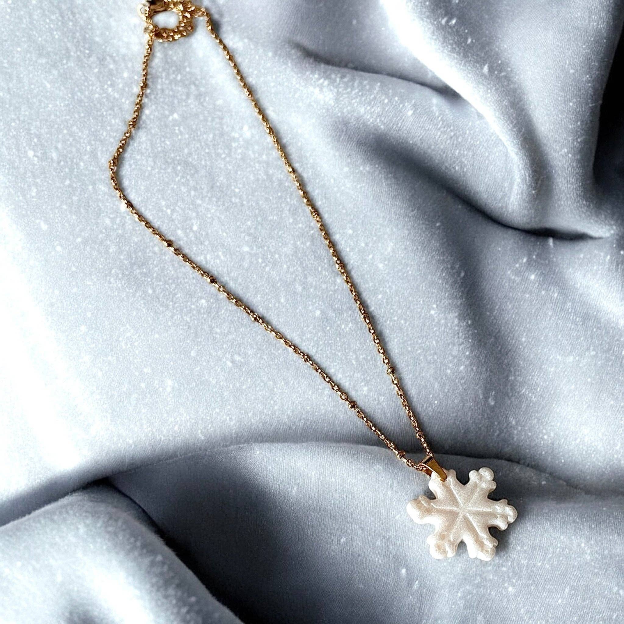 DUESTELLE ITALIA – wholesale Hänge-/berlockhalsband – WINTER GLOW - Handgjord snöflingahalsband3