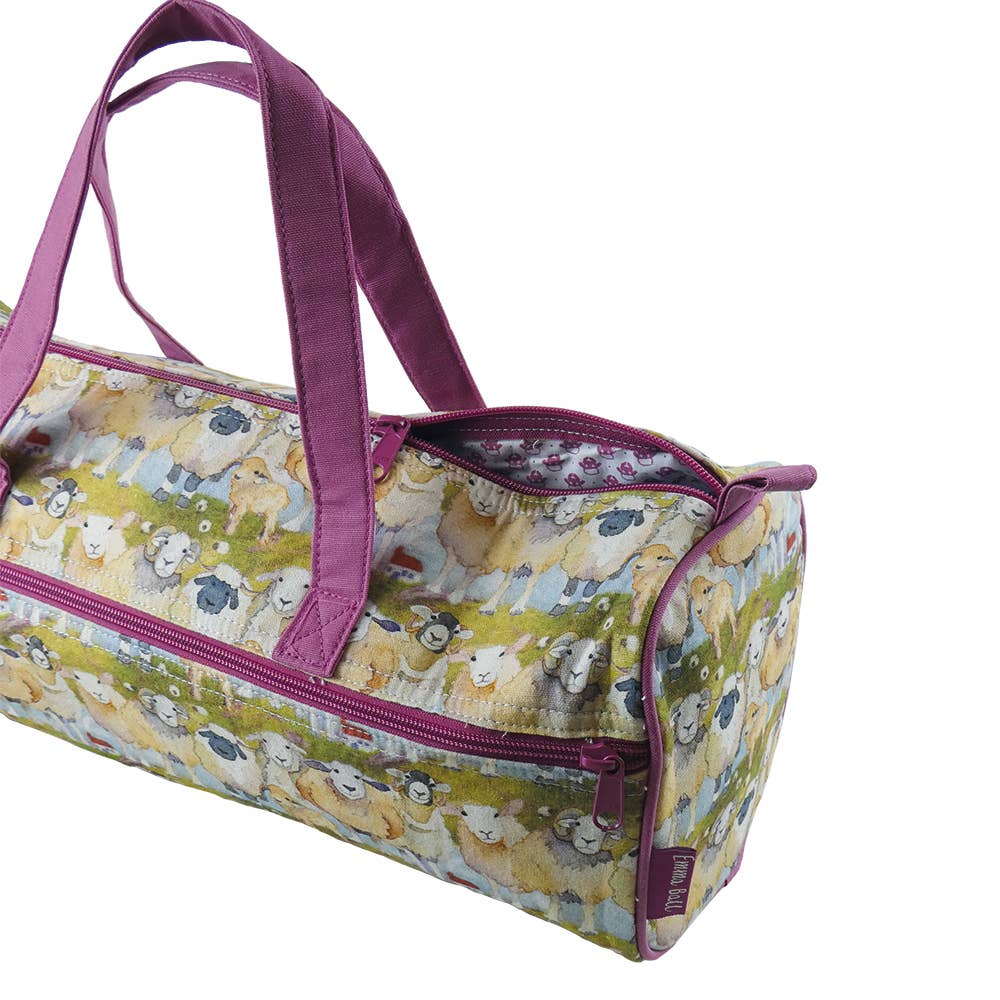 Emma Ball Ltd – wholesale Bärkasse - Dam – Filtad fårskinns tunnformad väska1