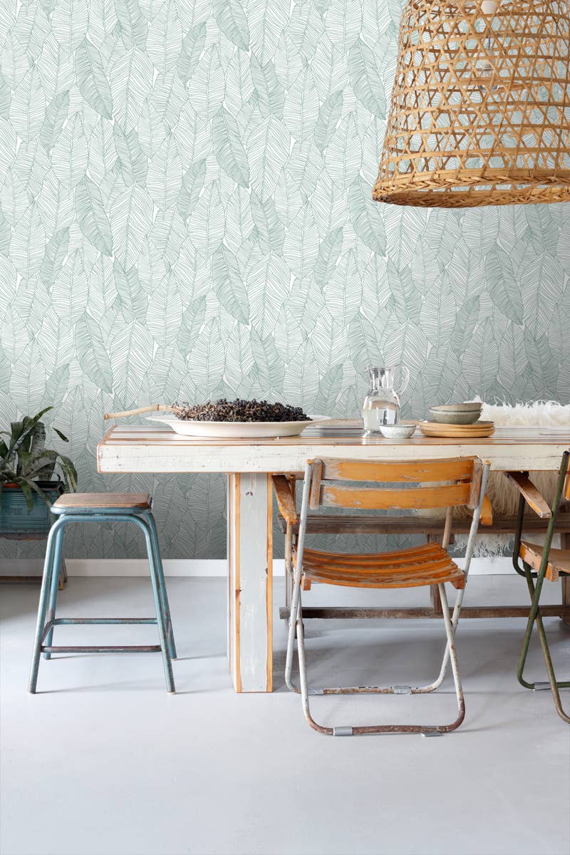 The Design Department b.v. - Wholesale Wallpaper - Wallpaper Pen Drawn Leaves1