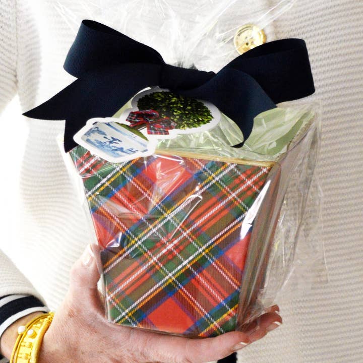 Hedge Farm Candles and Containers - Wholesale Jar/Filled Candle - WHH Tartan Plaid Cachepot Candle