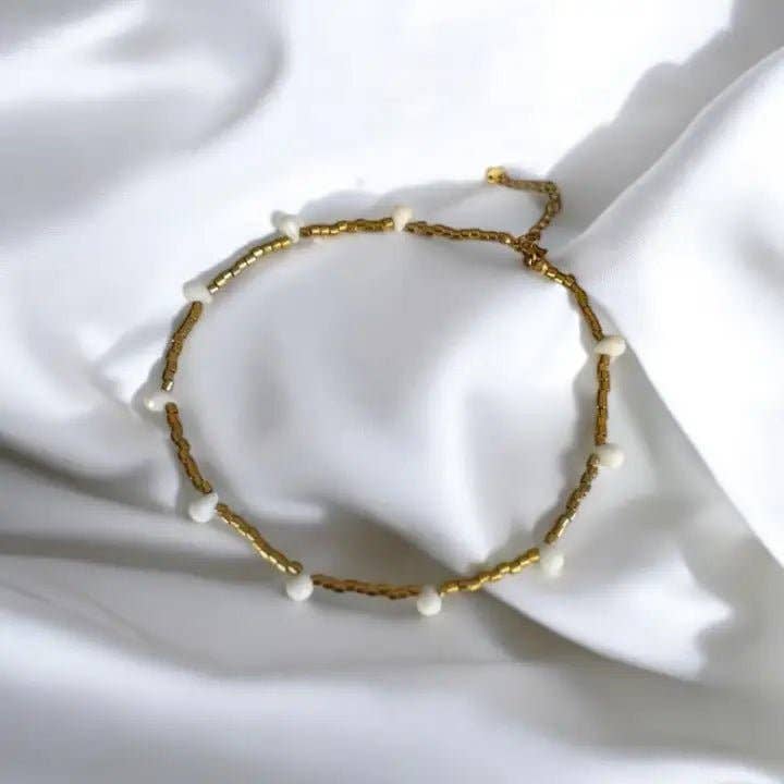 OE! - Wholesale Beaded/Pearl Necklace - TRUST – Gold necklace with crystal drops2