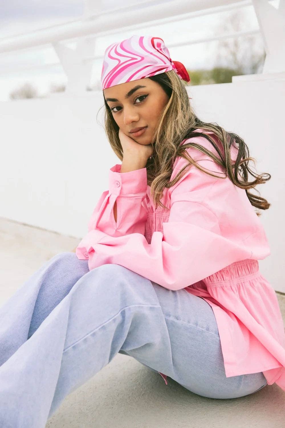 Femme Luxe - Vendita all'ingrosso Bandana - Donna - Bandana in raso con stampa a vortice rosa - Olivia2