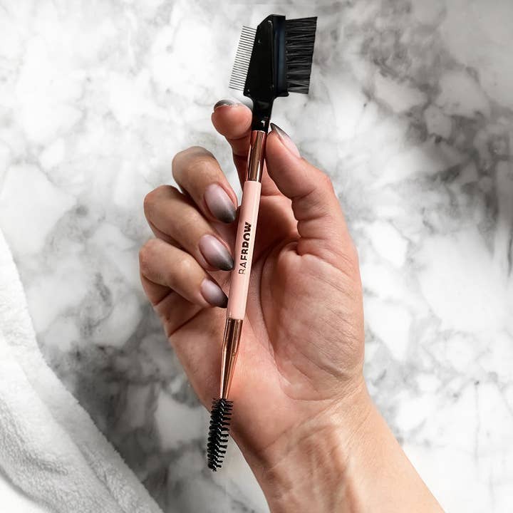 Nude + roségoud Wenkbrauwverzorger + Lash Comb Multitasker PRO voor groothandel op Faire